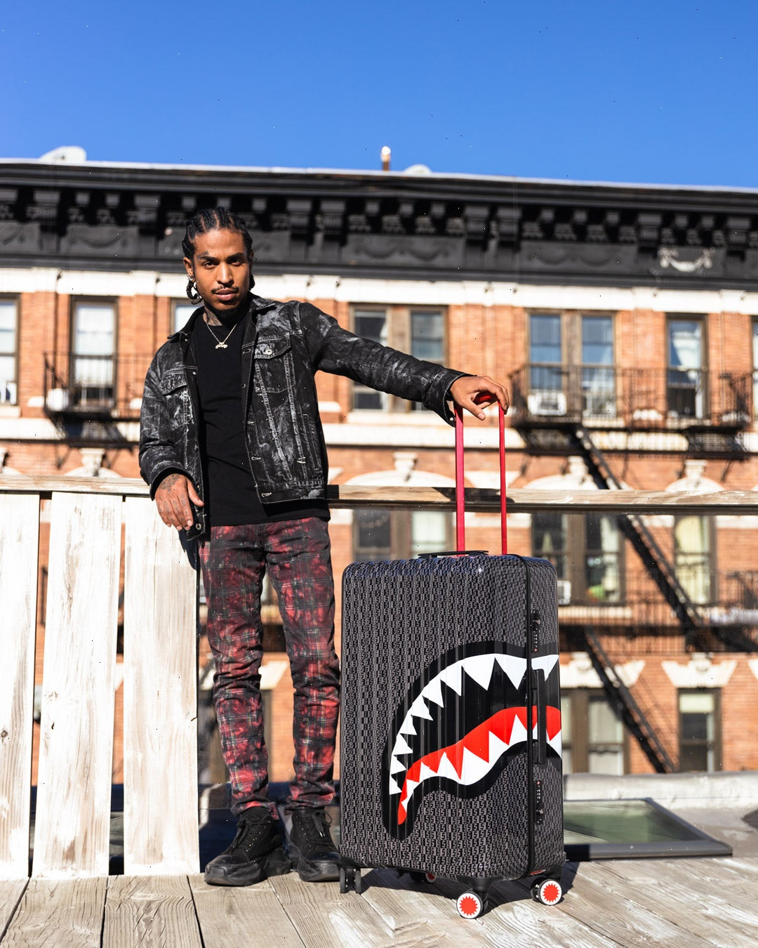 SPRAYGATTI REVV SHARKNAUTICS HARDSHELL FULL-SIZE LUGGAGE